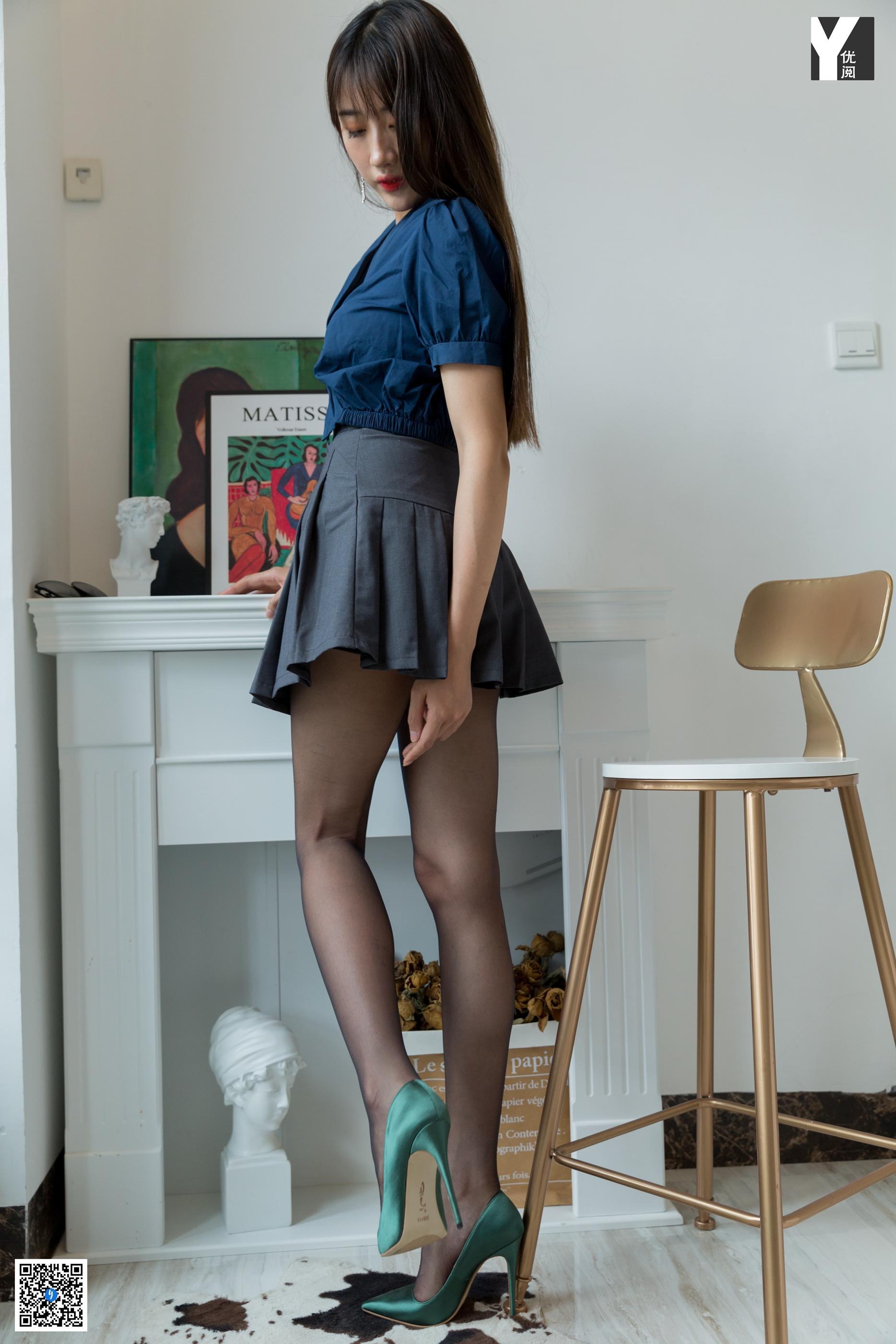 IESS异思趣向 - 模特：夏夏《御姐穿百褶裙》